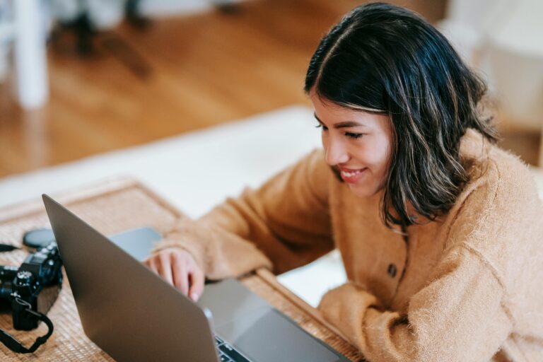 Read more about the article Learn How to Leverage LinkedIn as a New Grad